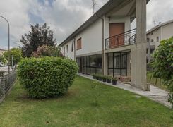 Casa indipendente in vendita