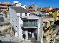 Casa indipendente in vendita