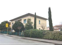 Casa indipendente in vendita