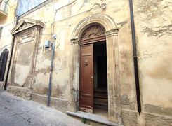 Casa indipendente in vendita