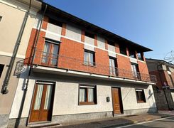 Casa indipendente in vendita