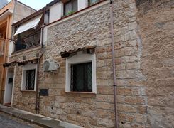 Casa indipendente in vendita