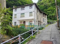 Casa indipendente in vendita