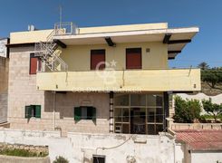 Casa indipendente in vendita