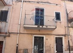 Casa indipendente in vendita