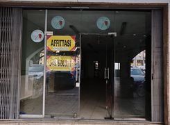 Negozio/Locale commerciale in affitto