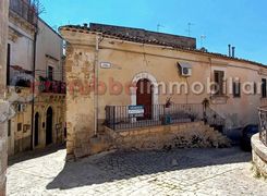 Casa indipendente in vendita