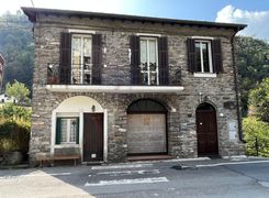 Casa indipendente in vendita