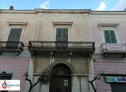 Casa indipendente in vendita