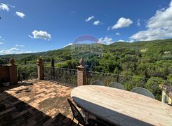Casa indipendente in vendita