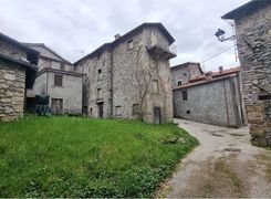 Casa indipendente in vendita