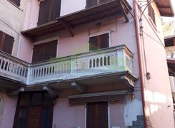 Casa indipendente in vendita
