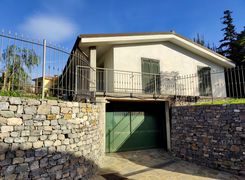 Casa indipendente in vendita