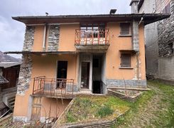 Casa indipendente in vendita