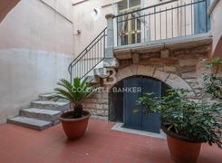 Casa indipendente in vendita