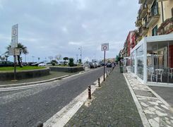 Negozio/Locale commerciale in affitto