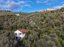 Casa indipendente in vendita