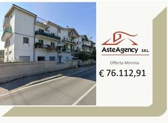 Trilocale in vendita