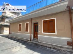 Casa indipendente in vendita