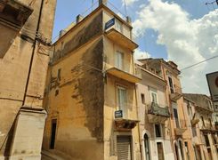 Casa indipendente in vendita