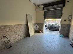 Negozio/Locale commerciale in affitto