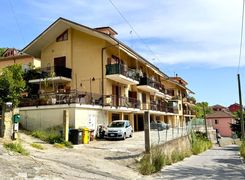 Trilocale in vendita