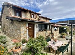 Casa indipendente in vendita
