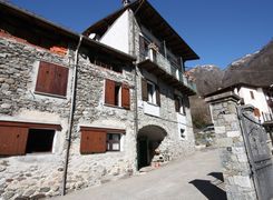 Casa indipendente in vendita