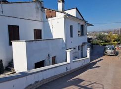 Casa indipendente in vendita