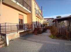 Casa indipendente in vendita