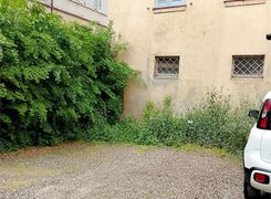 Box/posto auto in affitto
