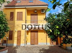 Casa indipendente in vendita