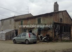 Casa indipendente in vendita