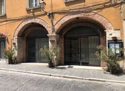 Negozio/Locale commerciale in affitto