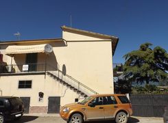Casa indipendente in vendita