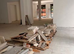 Negozio/Locale commerciale in affitto