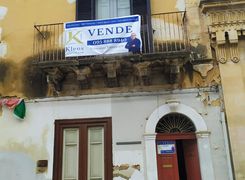 Casa indipendente in vendita