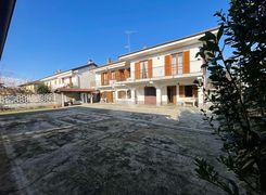 Casa Bi/Trifamiliare in vendita
