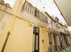 Casa indipendente in vendita