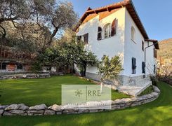 Casa indipendente in vendita