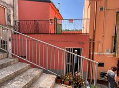 Casa indipendente in vendita