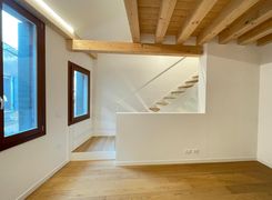 Casa indipendente in vendita