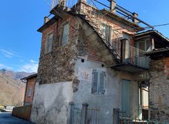 Casa indipendente in vendita