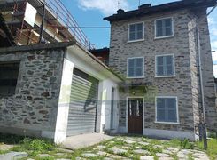 Casa indipendente in vendita
