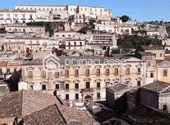 Casa indipendente in vendita