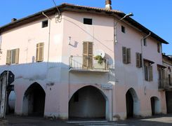 Casa indipendente in vendita