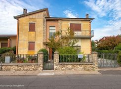 Casa Bi/Trifamiliare in vendita