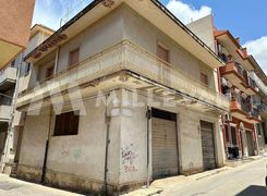Casa indipendente in vendita