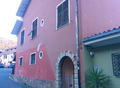 Casa indipendente in vendita
