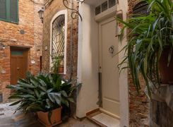 Casa indipendente in vendita